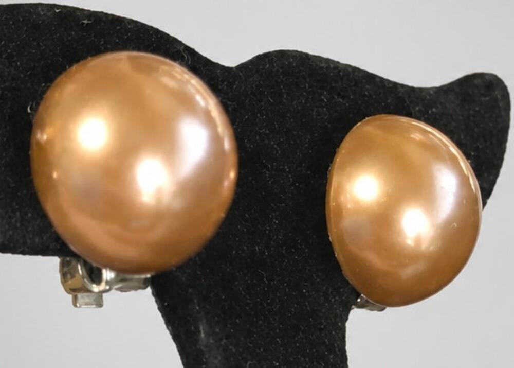 Vintage Peach Clip-on Earrings .75” Dome Round Lucite Silver-tone rc26